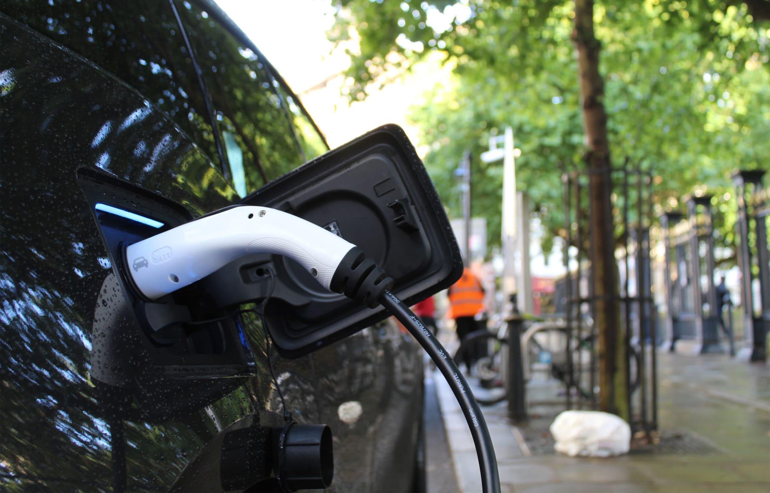 EV-Charging-Options-and-Benefits